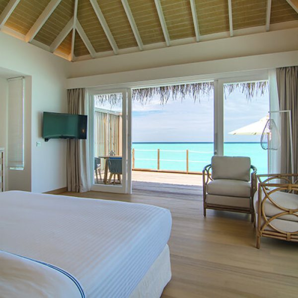 02_Baglioni_Resort_Maldives_Water_villa_sunset